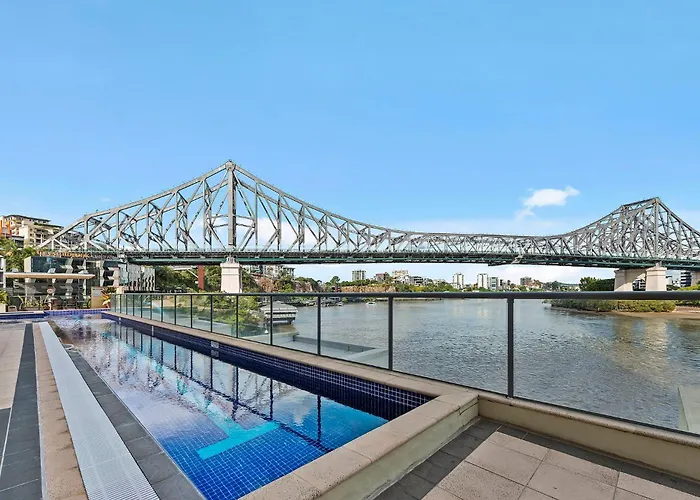 Spectacular Riverside Apartment