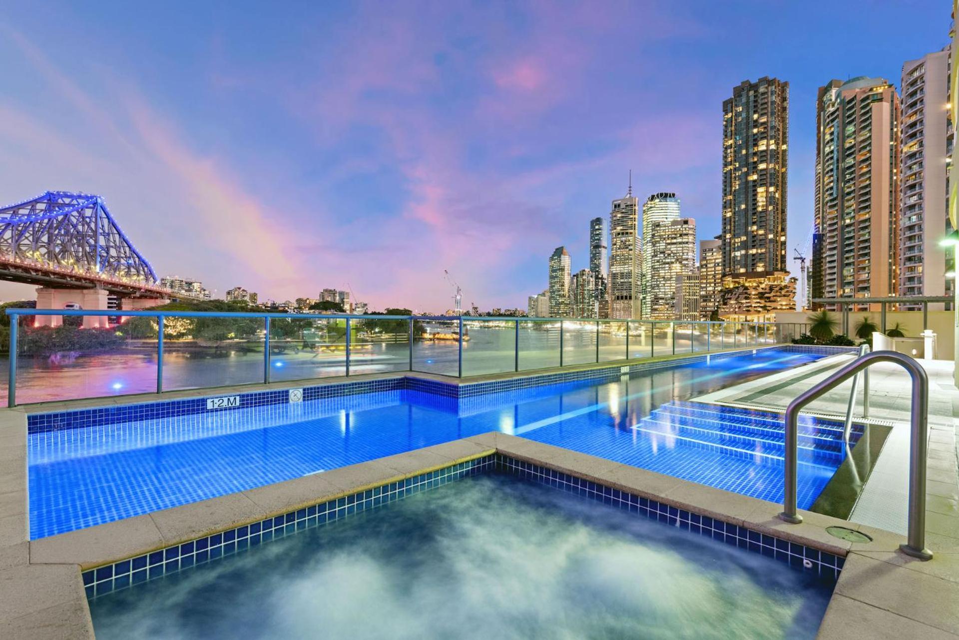 Spectacular Riverside Apartment Brisbane